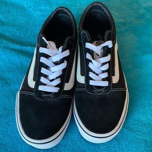 7.5 Black Vans